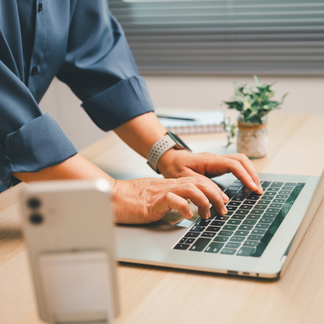 TRÁMITES ON-LINE CON LA ADMINISTRACIÓN